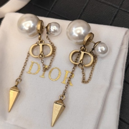 Sold out itemEarrings 2023SS DIOR Dior Sold out itemEarrings 2023SS DIOR Dior
